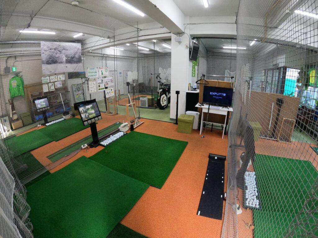 ステップゴルフプラス長原店の写真 3